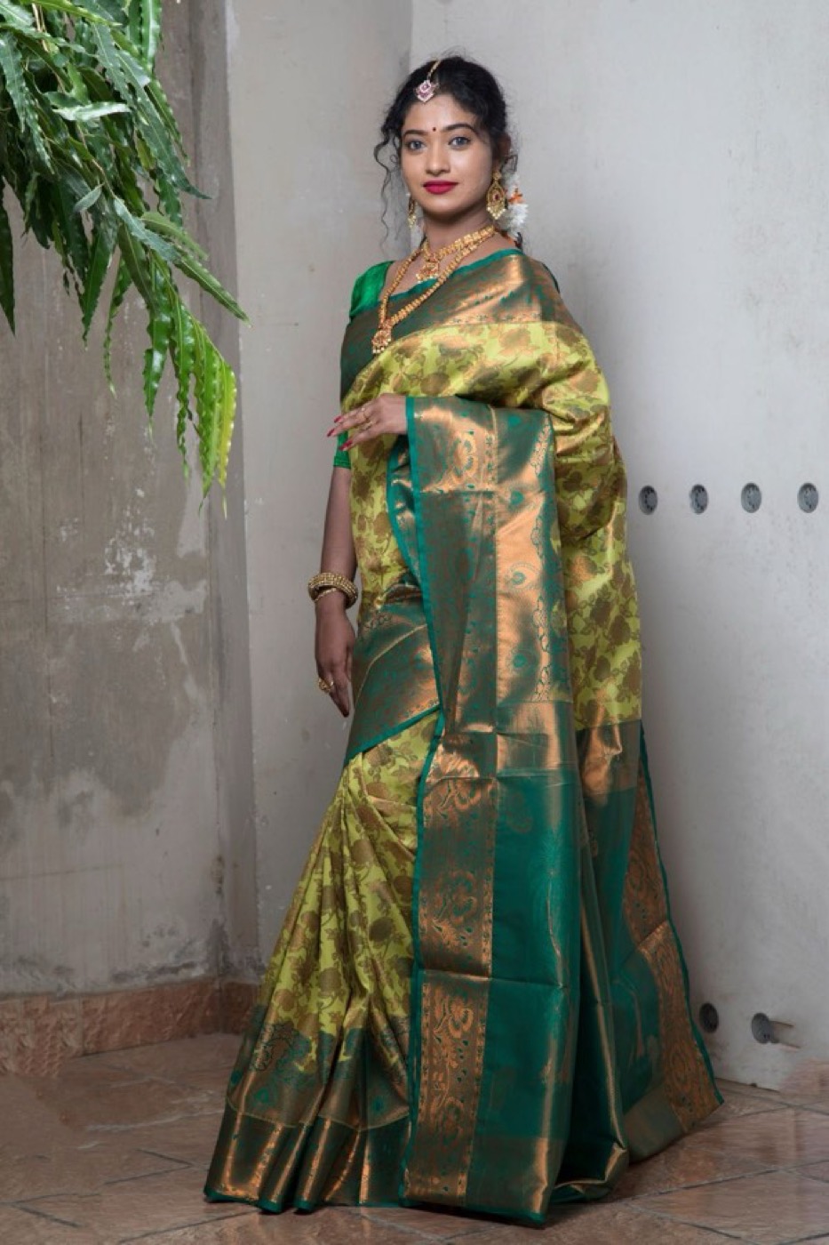 Malligai Jasmine Vine Maggam Blouse